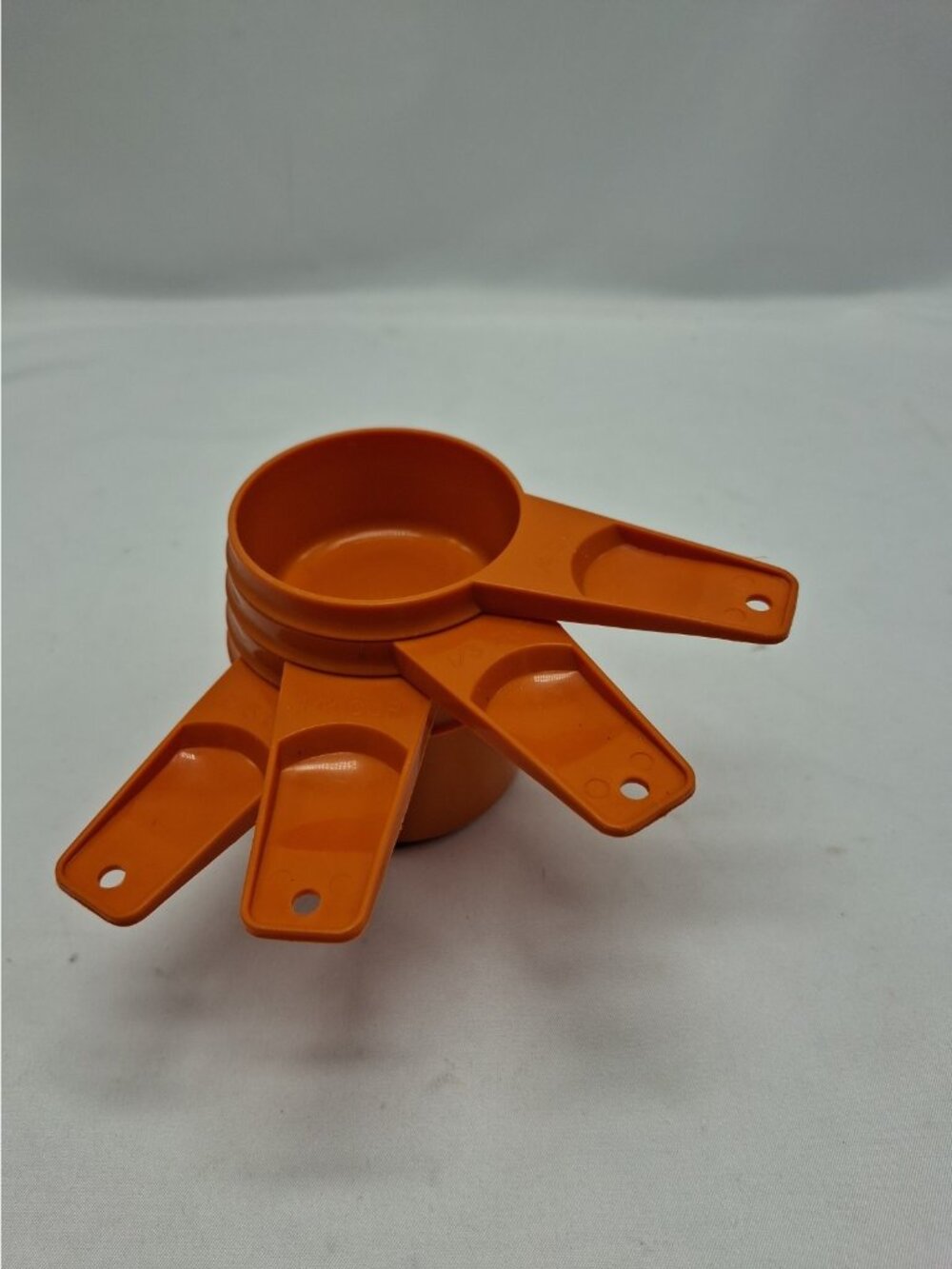 Vtg Tupperware -Set of 4- Nesting Measuring Cups Orange-1/4, 1/3, 1/2, 2/3